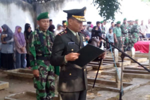 Letkol Inf Slamet Sarjianto, SE Pimpin Pemakaman Militer  Alm Pelda Pur Moengin (1)