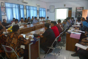Rapat Pemutakhiran Data Pemilihan di KPU Kota Madiun