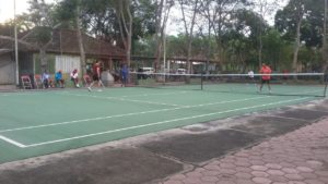 TNI-POLRI Trenggalek Latihan Tenis Lapangan Bersama.  4jpg
