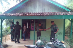 Tim Wasev Kodam VBrawijaya Tinjau Rehab Bangunan Rumah  Tidak Layak Huni ( RTLH ) Di Wilayah Kodim 0801 Pacitan 3