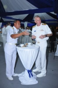 03 KASARMATIM HADIRI ACARA COCKTAIL PARTY (2)