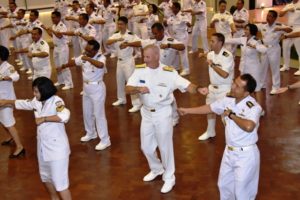 04 TNI AL JALIN MALAM KEAKRABAN BERSAMA U.S. NAVY (1)