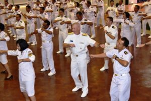 04 TNI AL JALIN MALAM KEAKRABAN BERSAMA U.S. NAVY   (1)