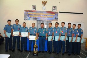 12 KADISKOMLEK KOARMATIM MENUTUP PENYEGARAN KOMUNIKASI DAN LATRAM OPERATOR RADIO (2)