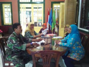 5. Babinsa Koramil Krembangan Gelar Komsos Di SMPN 2 Surabaya