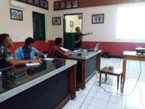 ANGGOTA KODIM 0703CILACAP MENERIMA SOSIALISASI JURNALISTIK 1