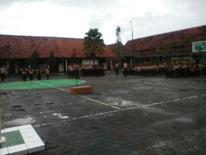 ANGGOTA KORAMIL 07MAOS MENGIKUTI UPACARA HARI PRAMUKA 2