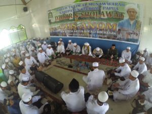 B. 13. Kesenian Hadrah Satgas Yonif Mekanis 516 CY Semarakkan Kegiatan Doa Bersama Di Kabupaten Keerom