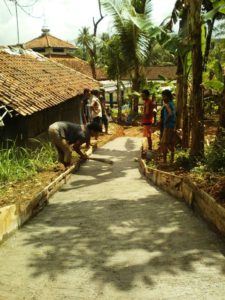 BABINSA WUJUDKAN SEMANGAT GOTONG ROYONG DI WILAYAHNYA 4