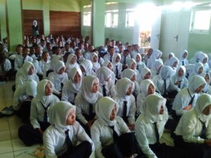 DANRAMIL BERIKAN MATERI BELA NEGARA DI SMK MA'ARIF 1 KROYA 3