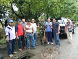 Jumat Bersih Kolaborasi Camat Dan Danramil Rungkut 1