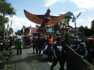 KARNAVAL HUT RI KE 71 KELURAHAN MERTASINGA DIPERLOMBAKAN 2