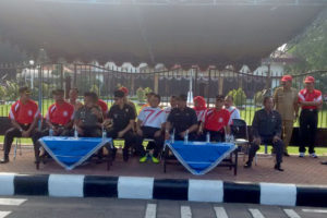 Persit KCK Kodim 0806Trenggalek Ikuti Lomba Gerak Jalan  Putri  Peringati HUT RI ke – 71 Di Trenggalek (1)