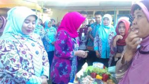 TIM LOMBA BERLIAN PKK KABUPATEN CILACAP SINGGAH KE KECAMATAN NUSAWUNGU 1