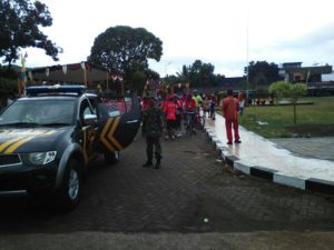 TNI DAN POLRI AMANKAN KEGIATAN SEPEDA SANTAI 3