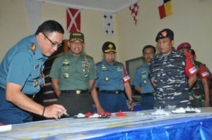 03 PANGLIMA TNI TINJAU PERSIAPAN KOGASFIB DALAM PUNCAK LATIHAN ARMADA JAYA XXXIV 2016 (2)