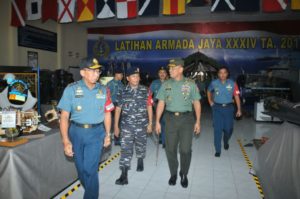 03 PANGLIMA TNI TINJAU PERSIAPAN KOGASFIB DALAM PUNCAK LATIHAN ARMADA JAYA XXXIV 2016 (3)
