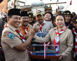 04 PUAN MAHARANI PIMPIN APEL AKBAR PRAMUKA KE-55 DI KOARMATIM (4)