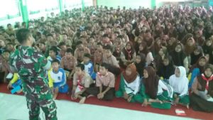 1-ratusan-siswa-sman-11-surabaya-digembleng-koramil-semampir-materi-bela-negara-1