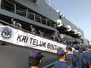 19-1-272-mahasiswa-baru-uht-terima-pembekalan-jiwa-kebaharian-4