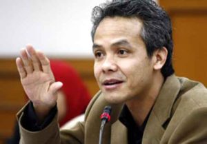 GANJAR PRANOWO anggota DPR dari Fraksi PDIP.