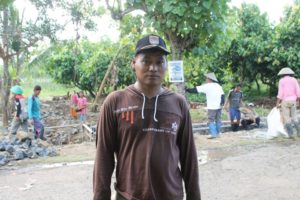 ada-sebagian-kecil-warga-desa-mekarsari-yang-belum-sadar-pentingnya-pembangunan-desanya