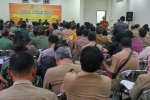 dandim-0806trenggalek-menghadiri-seminar-literasi-media-1