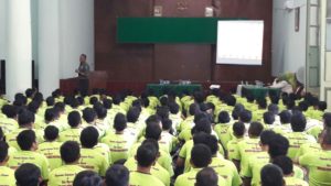 dandim-0820-probolinggo-bekali-kedisiplinan-dan-wawasan-kebangsaan-maba-upm