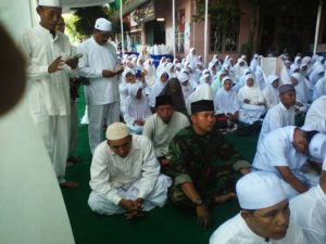 kasdim-0703cilacap-dan-babinsa-mengikuti-gelar-gerakan-seribu-qulhu-5