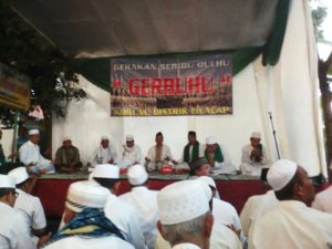 kasdim-0703cilacap-dan-babinsa-mengikuti-gelar-gerakan-seribu-qulhu-6