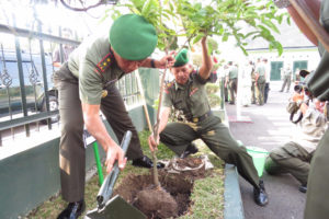 KUNJUNGAN KERJA PANGDAM VBRW MAYJEN TNI I MADE SUKADANA  S.I.P  DI KODIM 0803MADIUN (2)