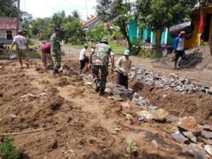 pekerjaan-irigasi-mekarsari-berlanjut-hingga-pelaksanaan-tmmd-ke-97-1