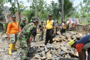 polsek-cipari-turut-sukseskan-tmmd-reg-ke-97-kodim-0703-cilacap-3