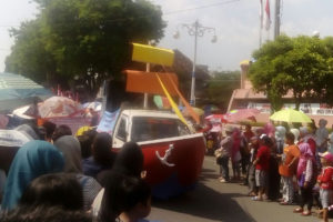 Pawai Budaya dlm Rangka Memperingati Hari Jadi Kota  Madiun ke 98 Dan HUT kemerdekaan RI KE 71 (4)