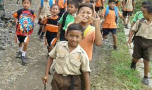 tni-tidak-hanya-jago-perang-tetapi-juga-jago-membangun-desa-2
