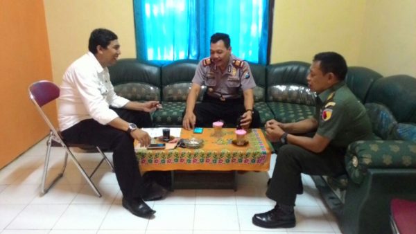 1-danramil-dan-tiga-pilar-muspika-kwanyar-bangkalan-koordinasikan-kesiapan-pilkades