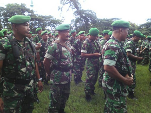 11-personel-kodim-0830-su-back-up-pengamanan-pilkades-serentak-di-bangkalan