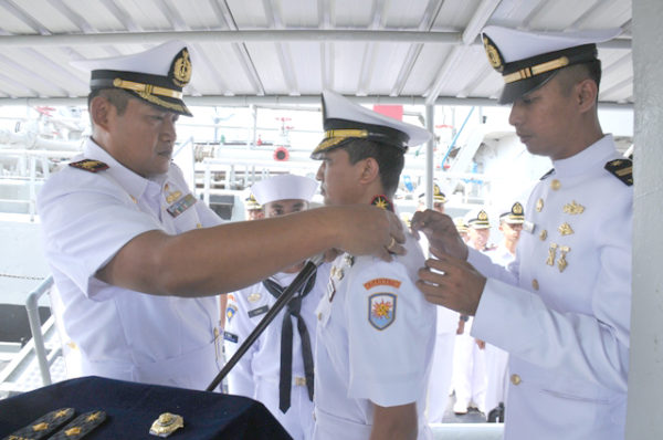 16-komandan-satban-koarmatim-pimpin-pengukuhan-jabatan-komandan-kri-sgg-906-3