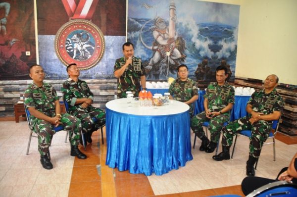 19-asintel-pangarmatim-lepas-empat-prajuritnya-1