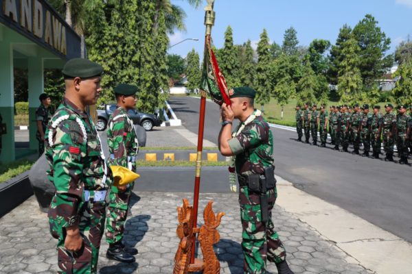 22-sertijab-danyonif-mekanis-411-kostrad-6