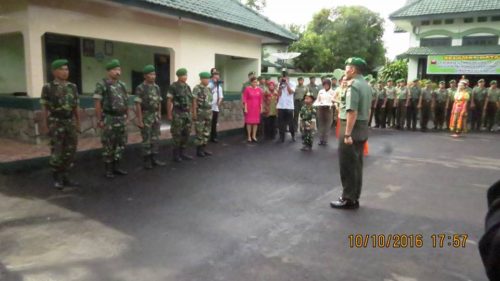 tari-tradisional-sambut-kedatangan-tim-wasev-pusterad-di-cilacap-3