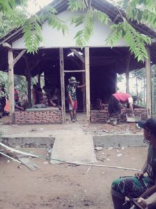 tmmd-reg-ke-97-rumah-janda-tua-direhab-oleh-tni-2