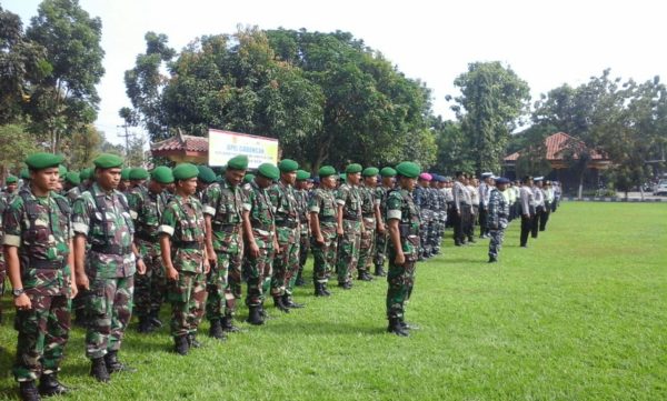 1-sinergi-membangun-wilayah-tiga-pilar-bangkalan-gelar-apel-gabungan-a