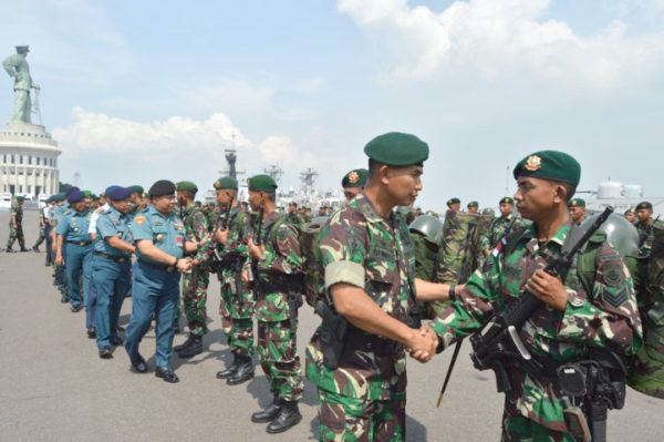 10-yonif-pr-502-kostrad-siap-menjaga-perbatasan-ri-malaysia-7