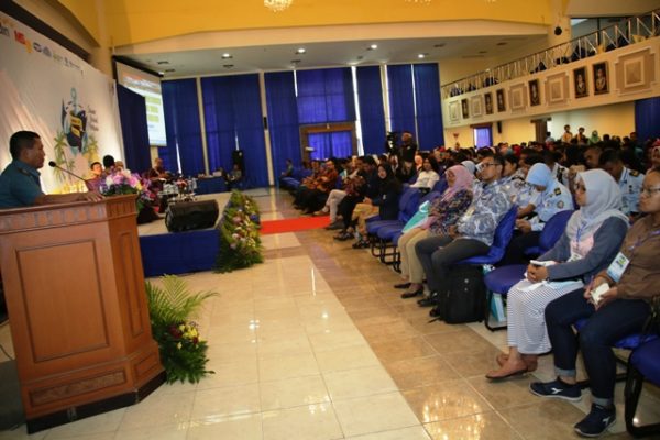 13-sebagai-narasumber-pada-acara-seminar-nasional-4