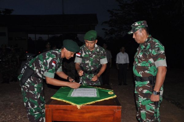 28-serah-terima-satgas-pamtas-ri-malaysia-yonif-502-kostrad-4