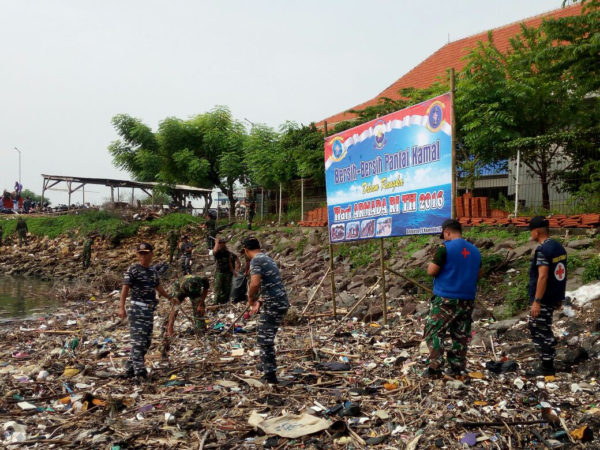 281116-bpo-bersih-bersih-pantai-1
