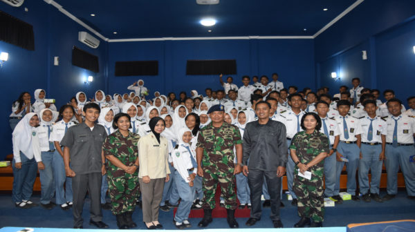 301116-sosialisasi-hiv-di-sma-hang-tuah-1-sby-4