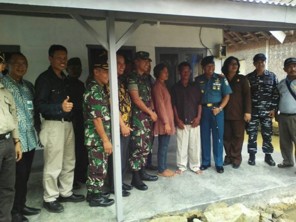 anggota-koramil-kawunganten-hadiri-pelaksanaan-bhakti-sosial-tni-al-3