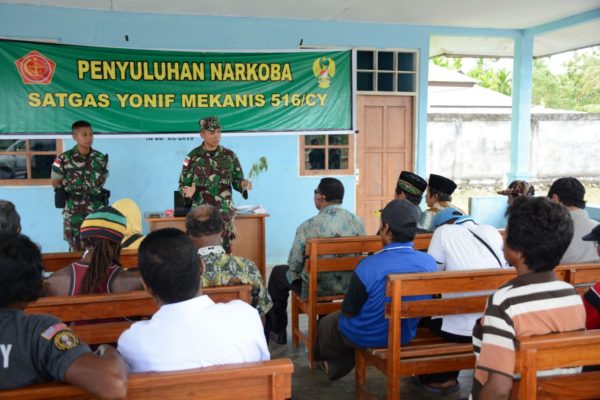 b-25-tni-gelar-penyuluhan-hukum-dan-narkoba-di-perbatasan-ri-png